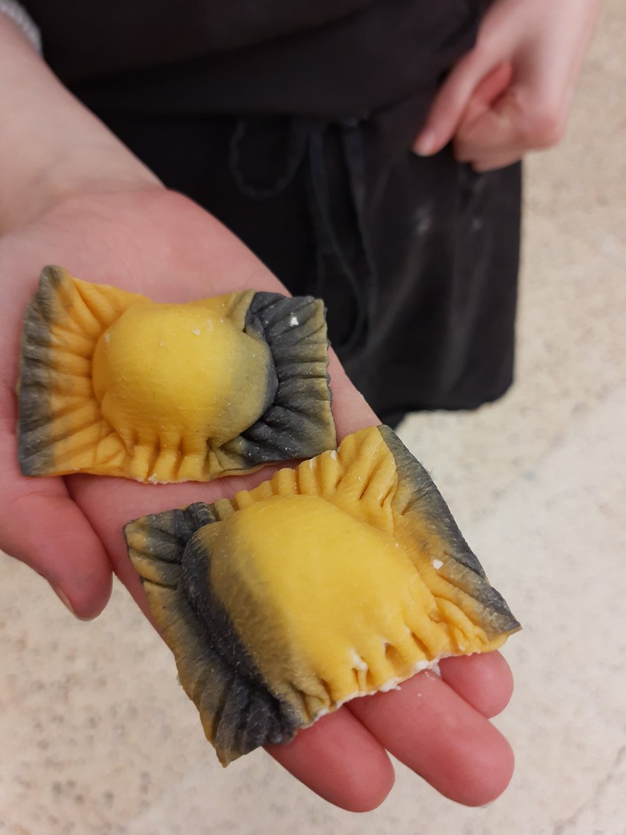 msplato1's tweet photo. Thank you @DavidDorinzi for showing us how to make ravioli! 🍝 @StamfordNation @dsbn @DSBNTech https://t.co/otJbwc9Daj