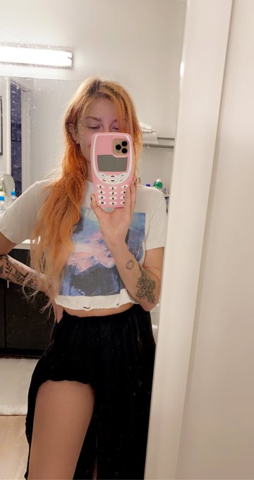 is this case cute? Or does it look like a giant calculator? &amp; no I was not sober when I made this purchase<a href="/tag/easya"class="tags"><span>#easya</span></a>