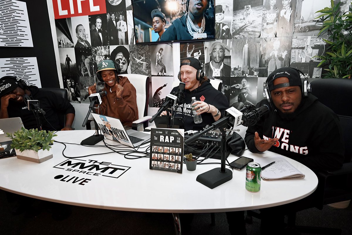 Your favorite Monday crew and special guest <a href="/_D1POP/">Goldie 👑</a> pulled up on #THENEWMVMTLIVE and had us breaking records and laughin all night , missed it? Go check it out on YouTube now! youtu.be/CQ3qYEo23NY <a href="/SoDrewski/">DJ DREWSKI</a> <a href="/thenewmvmt/">The New Mvmt</a> @SCOTTY908 <a href="/_D1POP/">Goldie 👑</a>