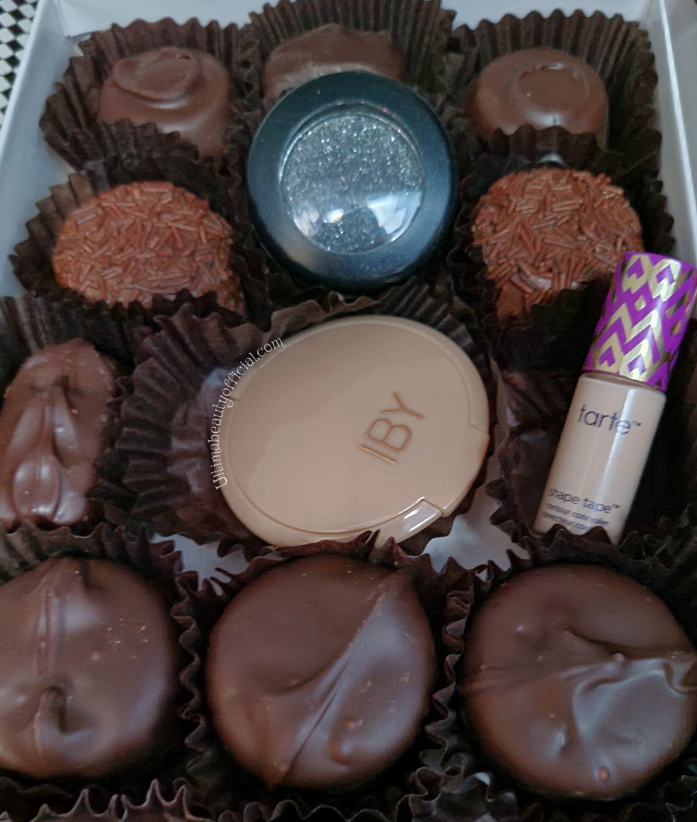 theultimabeauty's tweet photo. #NationalCandyDay 🍬 🍭🍫
@seescandies @MACcosmetics @IBYbeauty @tartecosmetics 
#ultimabeauty #chocolatebox #chocolatecandy #chocolates #seeschocolate #seescandies #maccosmetics #eyeshadow #ibybeauty #tartecosmetics #shapetapeconcealer #cosmetics #bbloggers https://t.co/VHOi1W9y3V