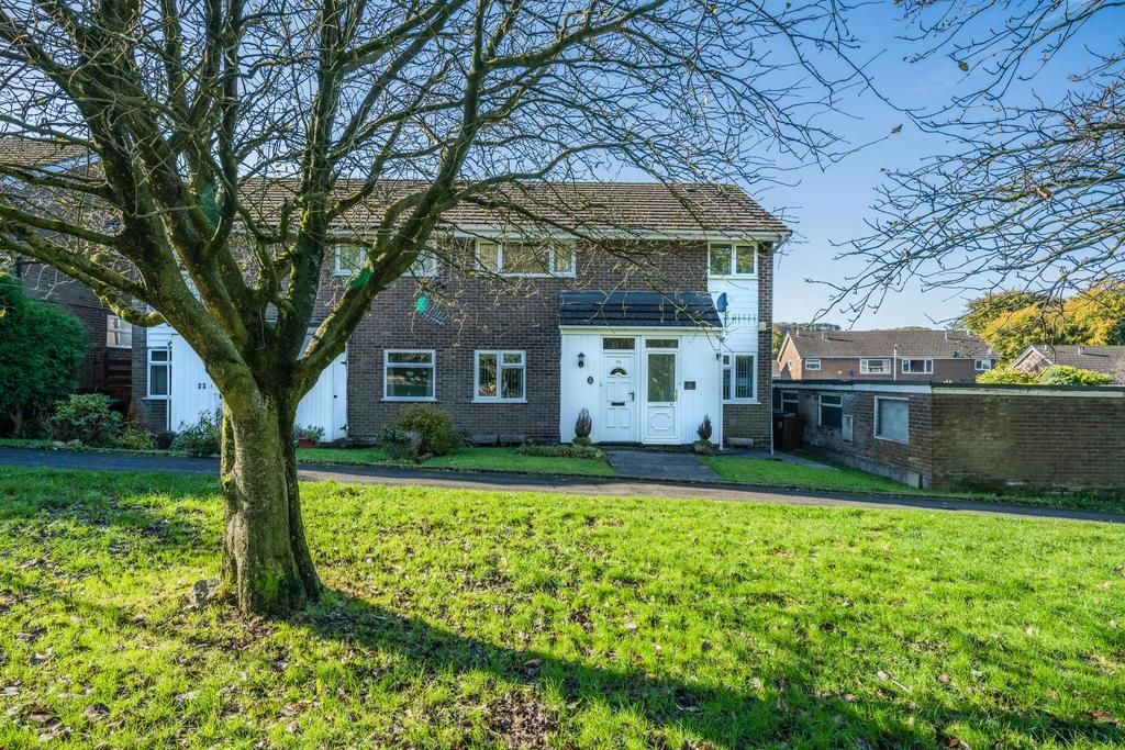 keyonlinesales's tweet photo. 💚NEW - Ripon Gardens # Buxton 💚 £120,000 A nicely proportioned first floor apartment on this popular residential development. Landing, lounge, kitchen, two bedrooms, bathroom, GARAGE TO THE REAR, small garden area to the front. NO ONWARD CHAIN!

https://t.co/R7l9x5UXOR https://t.co/BzS7tXnuPs
