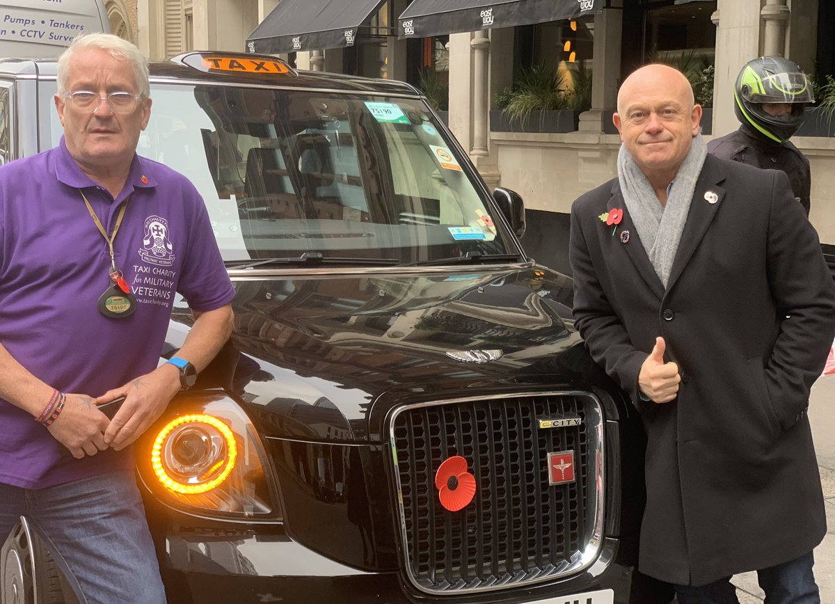 I also want to say a huge thank you to former Red Devil Dennis who is a top bloke and drove me today. Thanks also to @TfL and @networkrail #londonpoppyday #everypoppycounts #rbl100 @PoppyLegion