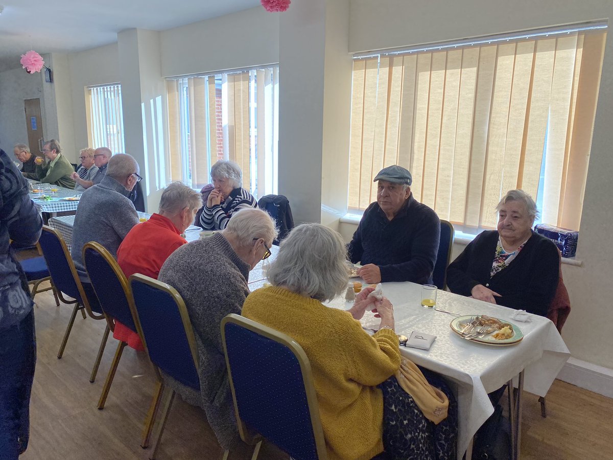 SusanJDurant's tweet photo. Can’t believe how busy we’ve been today! 40 meals served & 36 meals served yesterday! The roast pork dinner followed by golden syrup sponge & custard 😀 Volunteers do an amazing job 👏🏻👏🏻 #MMWCDC #Moorends @AlanLovesLeeds @Samanth41306086 @Joe_Blackham @Ed_Miliband @MyDoncaster https://t.co/7zBa4ru5ki