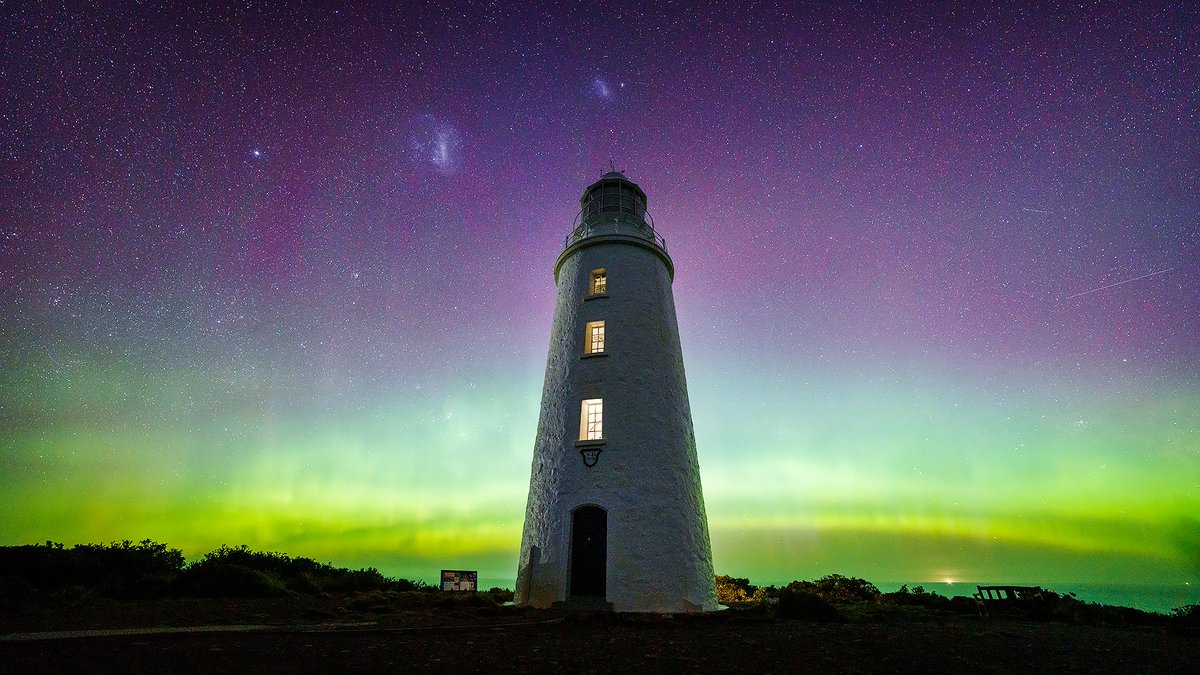 Was incredibly fortunate to be at Cape Bruny Lighthouse last night for an incredible view of what must be the best show I've seen in Tasmania. The beams reaching the height of the lighthouse as you stood under it. Such an utterly awe-inspiring evening. #auroraaustralis #aurora