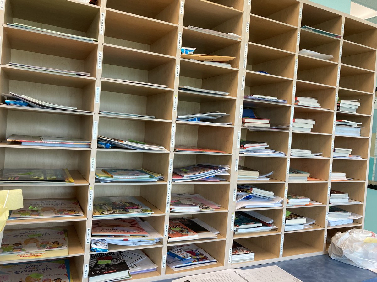 racheljpruett's tweet photo. We love our teachers @ClearElementary so much! 3 books from the book fair for every classroom teacher sounds like a fun thing ๐๐คฉ#loadthemup #booksforall https://t.co/J0Ay7lrwSq