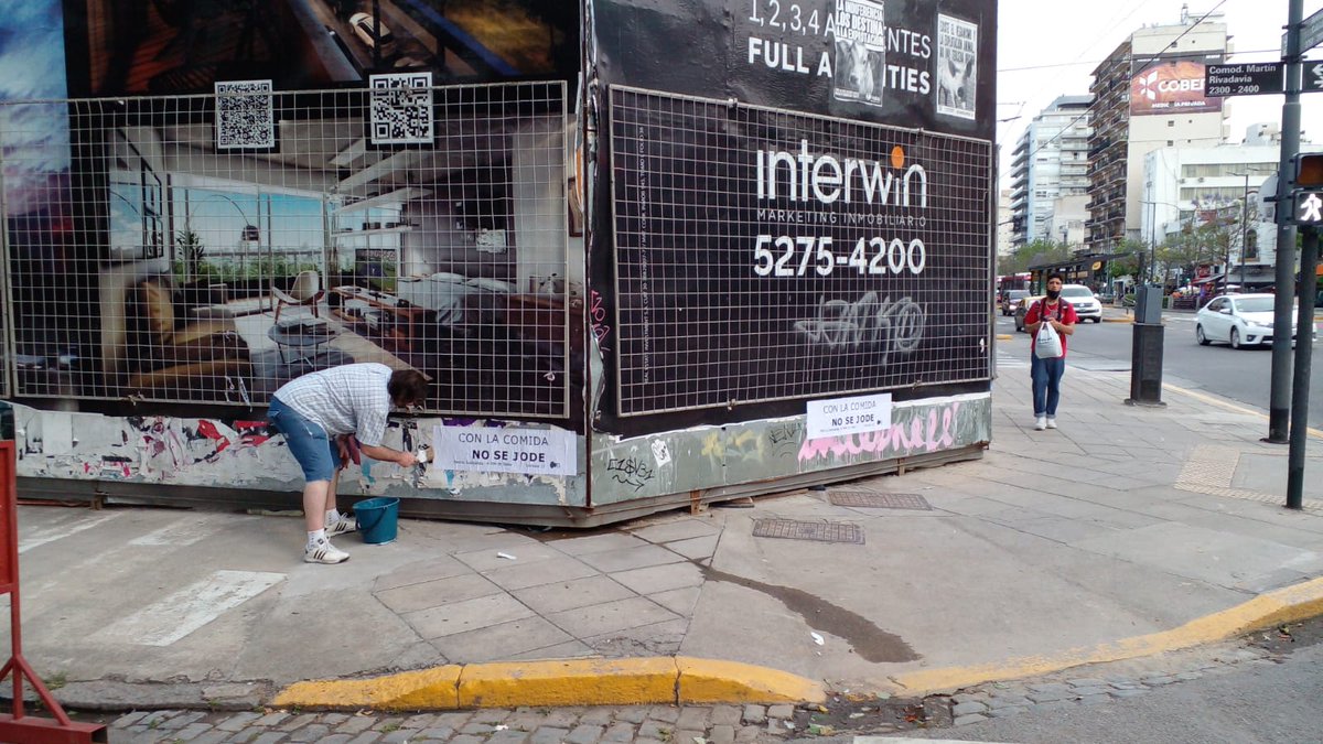 #ConLaComidaNoSeJode
En la #Comuna13 defendemos la Mesa de los Argentinxs. 
Para salir de la pandemia, necesitamos el esfuerzo de todxs, y es hora de ponerle un freno a los especuladores y formadores de precios.
#Sí a mesa de los Argentinxs
#ArgentinaAvanza