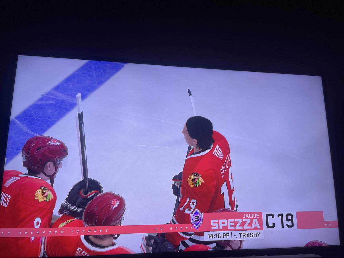 shrum160's tweet photo. @Oh_Canada710 @EASPORTSNHL Yup just happened to me in woc been like this for 25 minutes https://t.co/AZOqzO3mqW