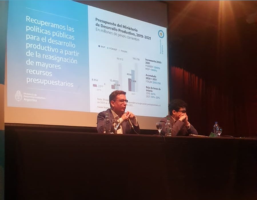 Hoy visitamos la FCE-UBA (nuestra casa para muchos) para llevar la Estrategia Productiva Federal de <a href="/produccion_arg/">Secretaría de Industria y Desarrollo Productivo</a> a empresas de CABA con <a href="/BercovichPablo/">Pablo Bercovich</a> <a href="/NDelCogliano/">Natalia Del Cogliano</a> y @santiagopolo_

Buscamos que cada empresa conozca las 150 medidas para fortalecer la reactivación productiva