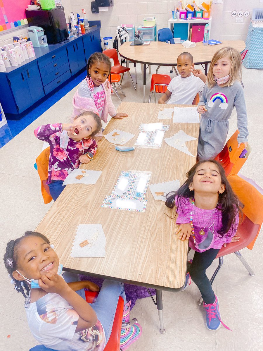 HighPointFCS's tweet photo. There is something so special about getting to learn about a holiday through an expert classmate who celebrates it at home! 💙 Happy Diwali to all who celebrate the Festival of Lights! @HPointPrincipal @ibpyp @sonoman123 #ignitingeveryflame https://t.co/IBewKIrB2k