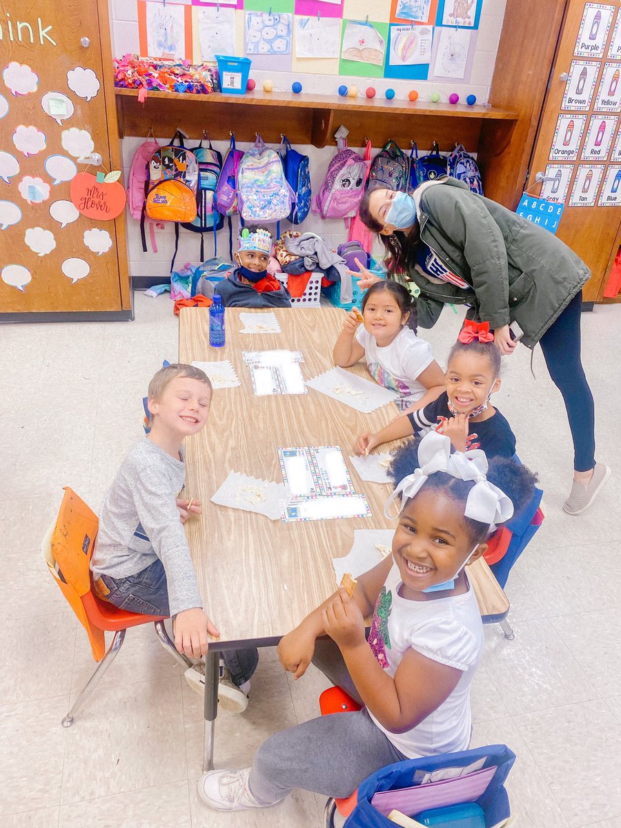 HighPointFCS's tweet photo. There is something so special about getting to learn about a holiday through an expert classmate who celebrates it at home! 💙 Happy Diwali to all who celebrate the Festival of Lights! @HPointPrincipal @ibpyp @sonoman123 #ignitingeveryflame https://t.co/IBewKIrB2k