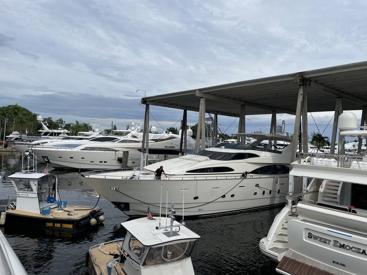 RollyMarine's tweet photo. Today’s action at the best shipyard in Fort Lauderdale @RollyMarine
#themostbeautifulboatsintheworld #bestshipyardinfortlauderdale #rollymarine #commandthesea #refitrepairrepowerrolly #yachts #docks #harbor #shipyard #marina #superyachts #haulout #harbortug #megayacht #yachts https://t.co/Z98GoyEvtY