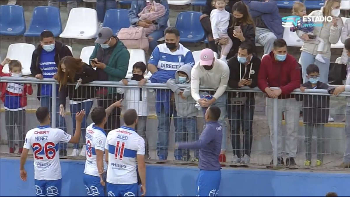 GinoRamirezB's tweet photo. 👀 - “el ⁦@ColoColo⁩ incumplió las reglas…” el chiste se cuenta solo https://t.co/oEeycPv7vx