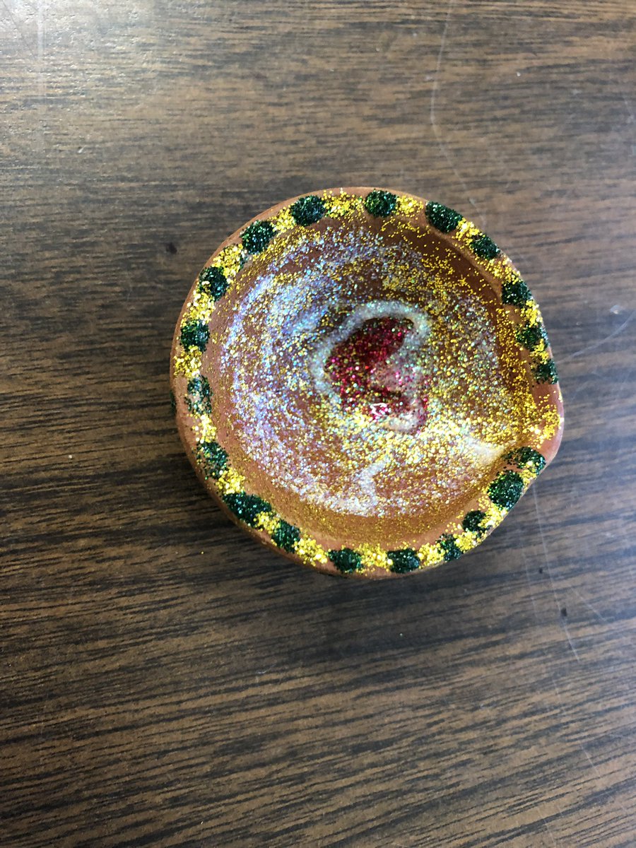 Happy Diwali from <a href="/Ecole_Southpark/">Ecolesouthpark</a> !
Classes learned about Diwali, decorated diyas and even learned how to write their names in Punjabi!
<a href="/deltasd37/">DeltaSchoolDistrict</a> <a href="/Ramneekpooni/">Ramneek</a> <a href="/TREEL37/">Taj Reel</a>