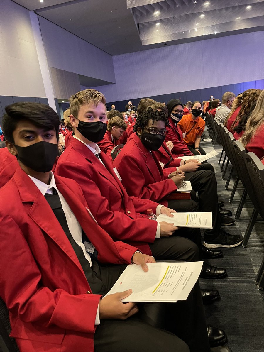 Lucy Ott tweet media