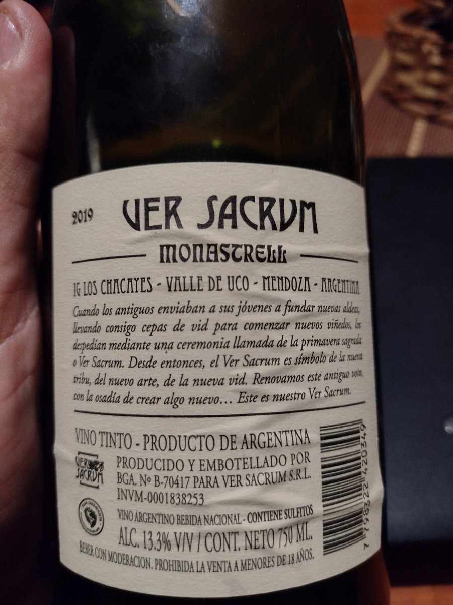 Madre santa , Edu querido cada añada más rico , hermoso vino salu