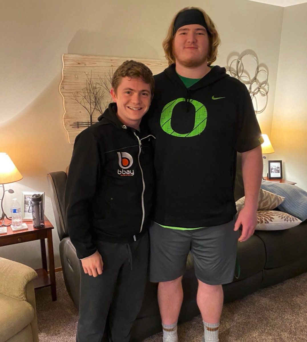kgray5555's tweet photo. My best friend from high school, basically a brother, is a O-lineman for the Ducks. Iβd do anything for him and his fam. However, being that itβs #duckhateweek, I hope his team gets absolutely man-handled by the Huskies. Not him specifically, just his team. #godawgs #purplereign https://t.co/vSXhRRI06G