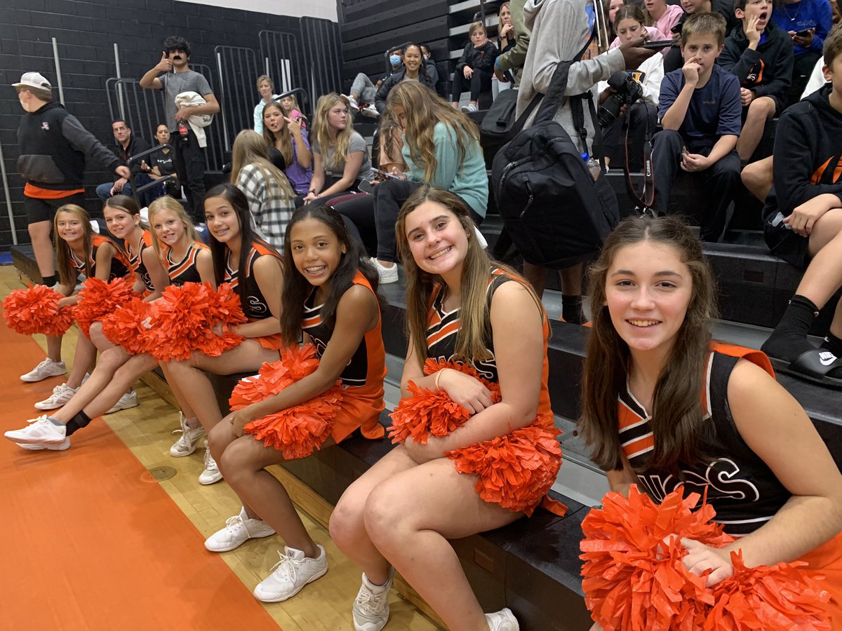 crazola_teacher's tweet photo. @RFBumpus #RFBMS students cheering on our BUCS 🏀 https://t.co/fJd5J0LcU5
