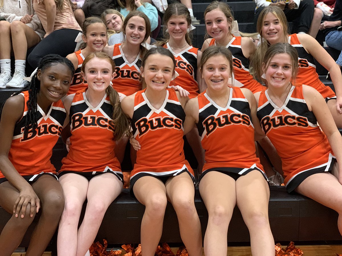 crazola_teacher's tweet photo. @RFBumpus #RFBMS students cheering on our BUCS 🏀 https://t.co/fJd5J0LcU5
