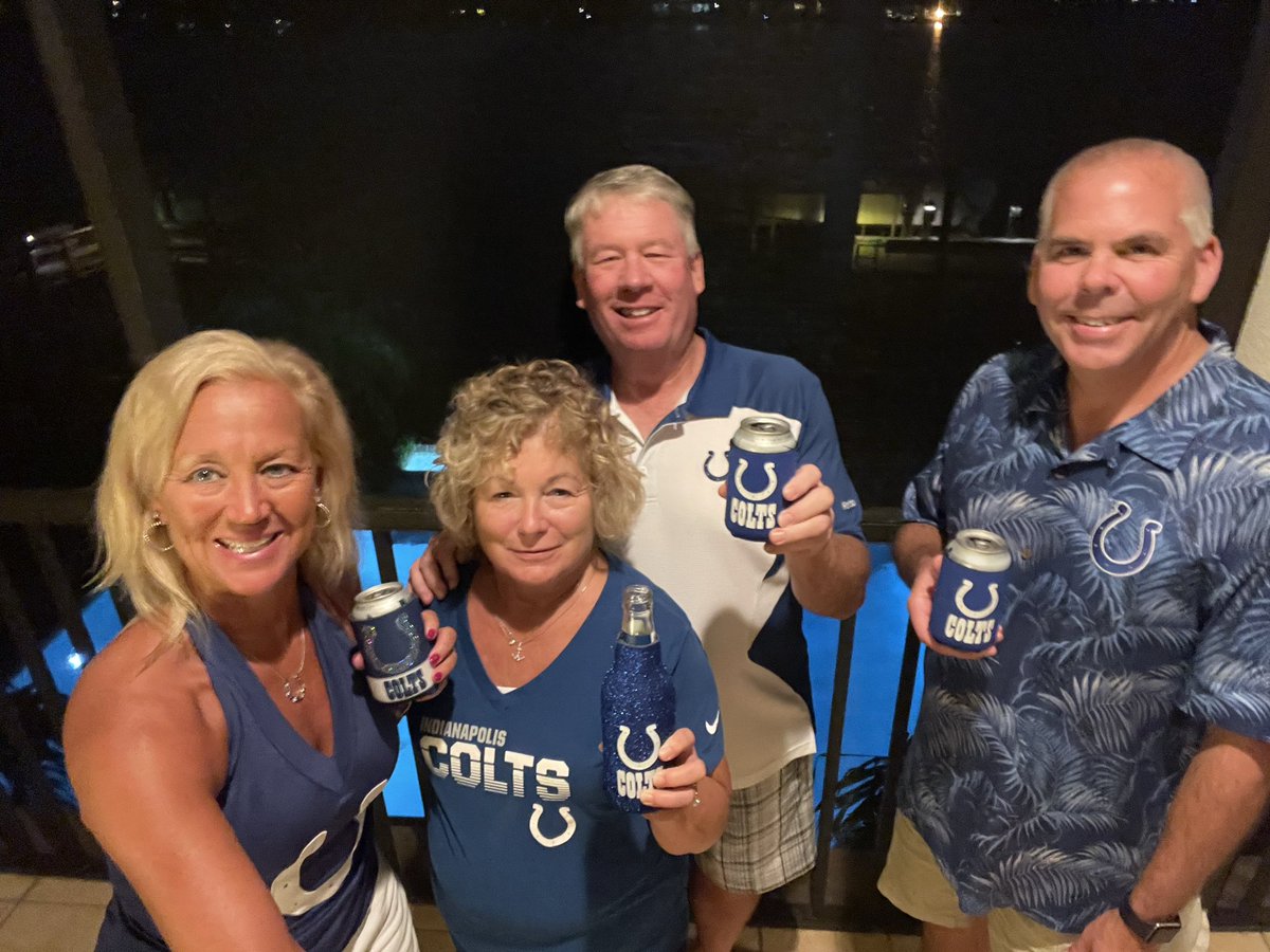 Michelleowens40's tweet photo. #NYJvsIND  Let’s go COLTS!!  💙💙 https://t.co/s6K5u5Jym4