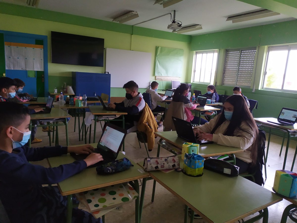 CEIPGumersindo's tweet photo. Quinto de Primaria Proyecto @aulaPlaneta estrenamos, organizamos recursos #avanzamosjuntos @educacyl #centrosBITs #centrosseguros https://t.co/EBOKZy48ni