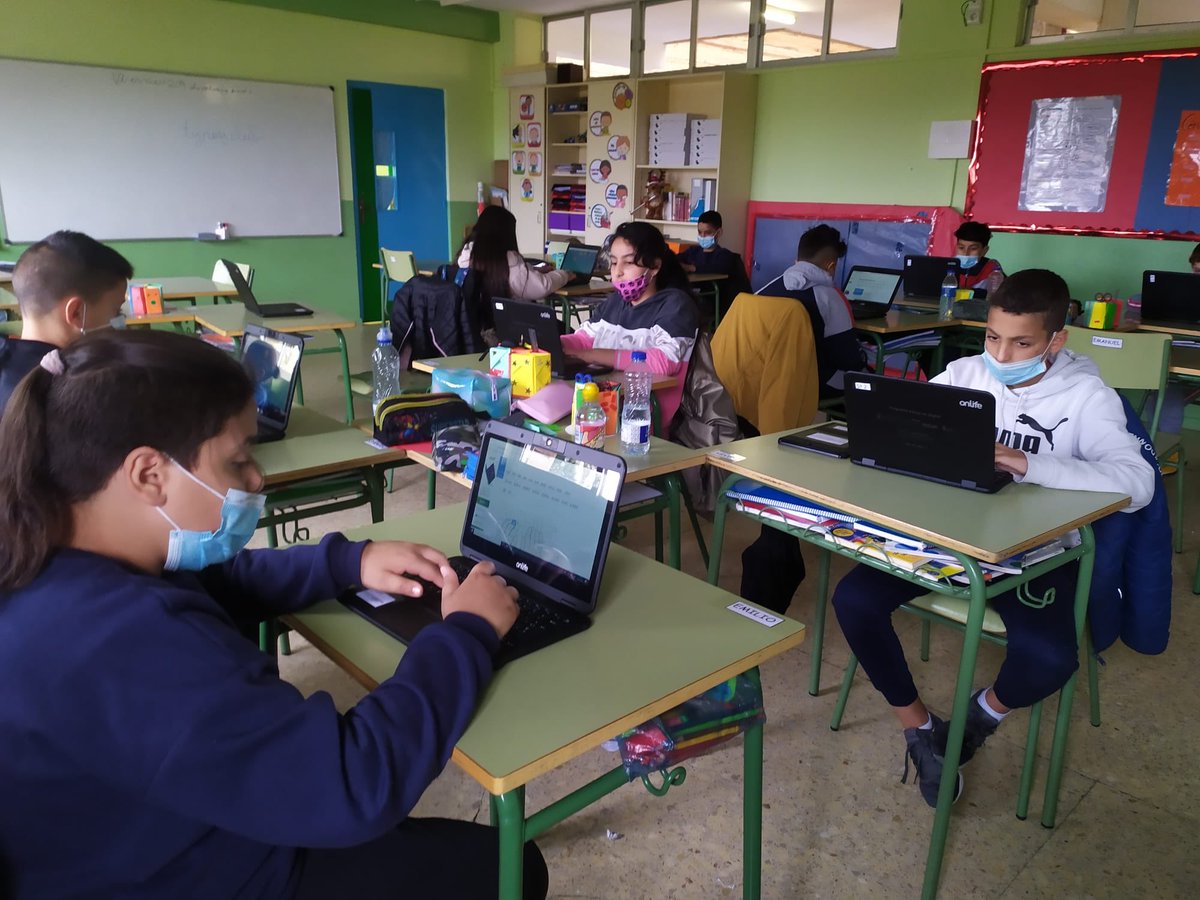 CEIPGumersindo's tweet photo. Quinto de Primaria Proyecto @aulaPlaneta estrenamos, organizamos recursos #avanzamosjuntos @educacyl #centrosBITs #centrosseguros https://t.co/EBOKZy48ni