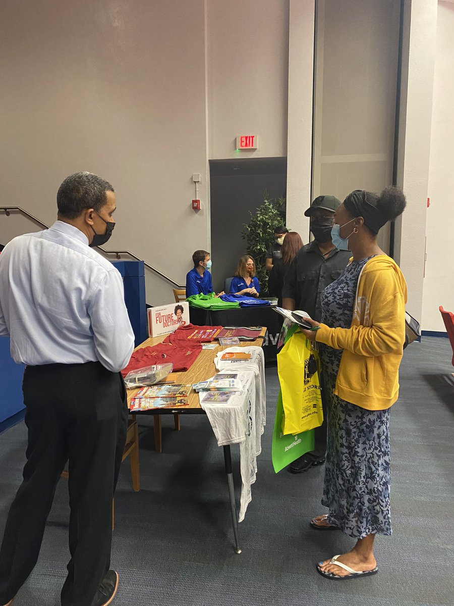 myTBThs's tweet image. TBT’s 1st Senior Health Academy Parent Engagement Night!  Thank you to @AdventHealth @MoffittNews @BrainExpansions @HCCFL @AwarenessUSAFL @AdmissionsUSF @USFNursing and Grace Community Medical Center for presenting! @SDHCMagnet @HCPSCTAE @HillsboroughSch