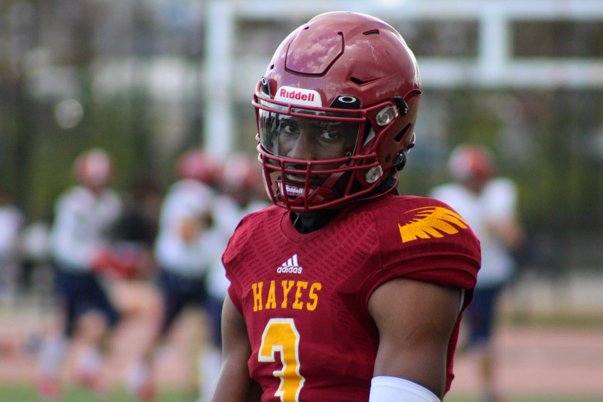 footballhubus's tweet photo. Duke commit and Cardinal Hayes QB Henry Belin IV.
#HenryBelin #UpHayes #HayesFB #GoDuke #DukeGang https://t.co/dzuDPCFi7t