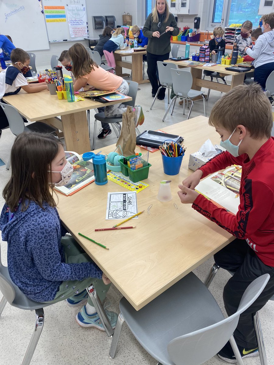 MrsJKelsheimer's tweet photo. Students learned about the value of teamwork this week: Make a plan, share your ideas, listen to teammates ideas, and encourage others. Everybody plays an important role on a team. #orangestudio #stem #pbis https://t.co/4mRH2cmS6r