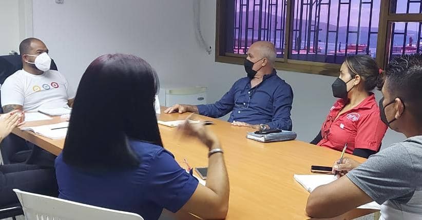 PescalbaOficial's tweet photo. Este #2Nov se realizó reunión con la Gerencia de Investigación y Desarrollo de Pesca y Acuicultura de #Pescalba, donde se trazaron los próximos pasos a seguir.

Se revisaron proyectos de investigación, socioproductivos y otros relacionados con el área.

#VenezuelaComePescado https://t.co/A6ixEUhtRH