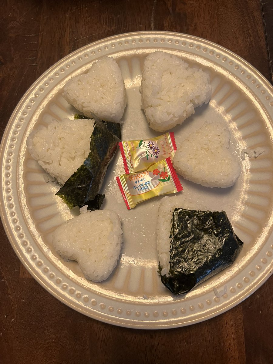 #OnigiriAction #actfl <a href="/jhaxhi/">Jessica Haxhi</a> Itadakimasu! #noseaweedforme