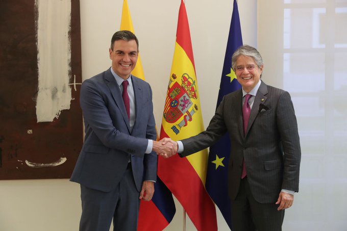 vmaino's tweet photo. Cooperación y proyectos conjuntos en seguridad, economía y comercio son puntos centrales de la agenda en España con el presidente @LassoGuillermo y fueron los temas planteados al presidente del Gobierno de #España @sanchezcastejon.

¡Ecuador, destino de inversiones! 🇪🇨🇪🇸 https://t.co/jEqFsJEsdD