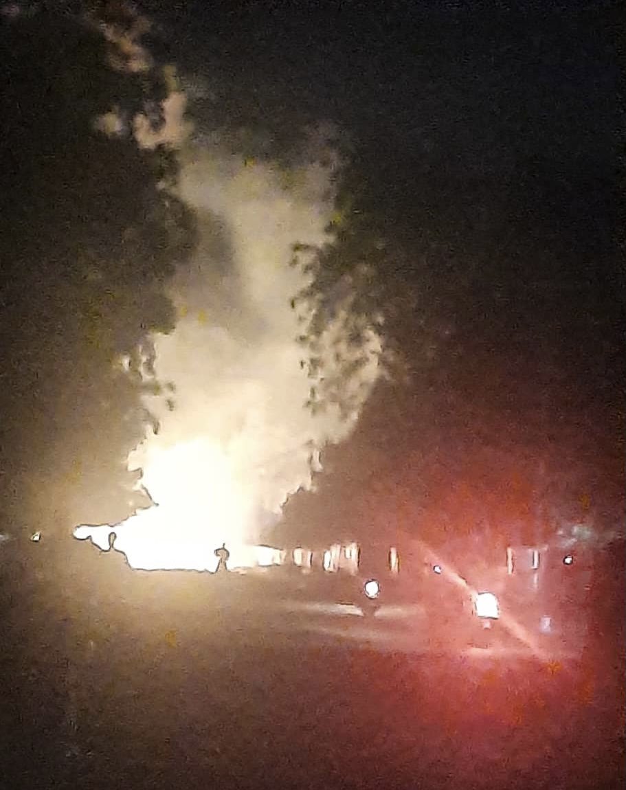 alwihdainfo's tweet photo. 🇹🇩 N'Djamena : détonations en cascade dans le 8ème arrondissement où des bouteilles de gaz auraient explosé.
#Tchad https://t.co/0aw6PfKltU