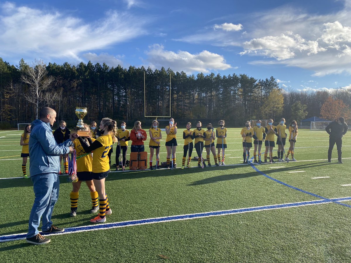 What an amazing way to end a great season!! Congratulations ladies on being city finalist! With 12 rookies we grew as a team quickly &amp; demonstrated tremendous athleticism! Congrats <a href="/GCIPhysEd/">Glebe PE & Athletics</a> on your ‘W’ &amp; new hardware! #eom #LionsPride #ncssaa #ofsaatier #Ottawa #fieldhockey