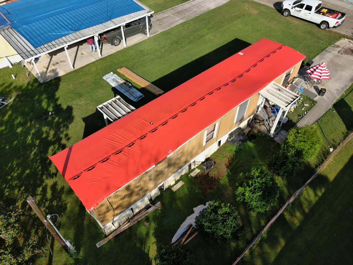Stormseal3's tweet photo. Great work by @CMRroofing, applying Stormseal to 6 homes as part of the trial by the US Army Corps of Engineers to secure homes after hurricanes and other natural disasters.
See the video at: https://t.co/RzkhLC5thH https://t.co/CbYafgJOp8