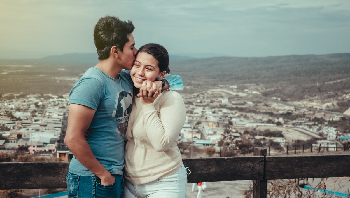 fabriciosanph's tweet photo. ¿Quieren que les diga la verdad? 
A su lado he conocido lo que realmente significa ser amado y por primera vez en mi vida, alguien es capaz de darme mi lugar y amarme como soy. 
Por eso día a día le agradezco por elegirme y seguir caminando junto a mí ❤ https://t.co/vxYO19Vt9R