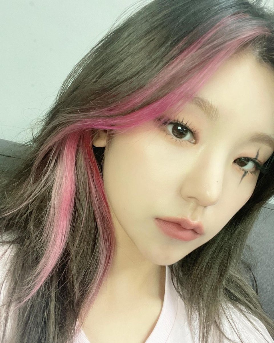 ITZY STAGRAM tweet media