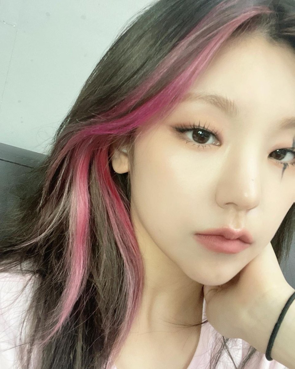 ITZY STAGRAM tweet media