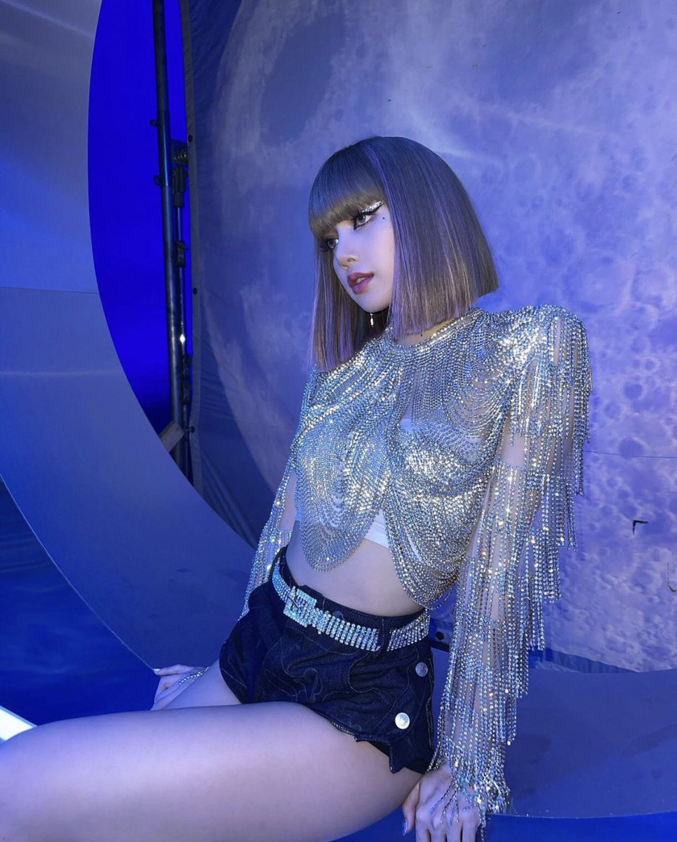 Fl chéo giúp mình với huhu mình chưa đủ fl 
#lisa #MAMA2021