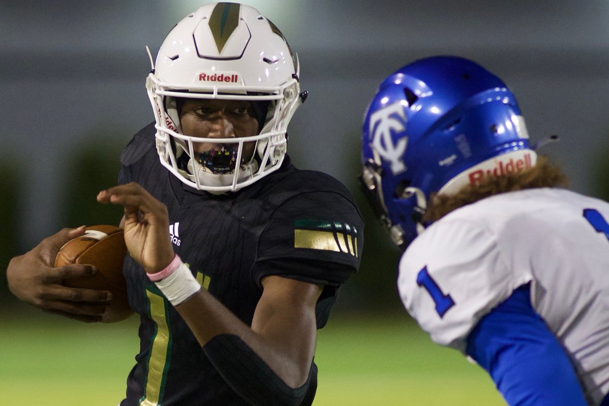 jackgwilliams's tweet photo. 📸🏈🔰⚔️ @Linc_TrojansFB vs. Trinity Christian 

CC: @perryfisher16, @FredAlexander0, @WilsonRaylen 

FULL GALLERY: https://t.co/Mm4KWiuqUo https://t.co/LuDnkXRcI5