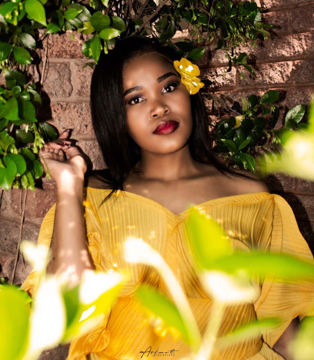 ArkCreatives's tweet photo. It’s the yellow for me

Photographer: @brandongospel 

#instagram #friday #instaphoto #portraitphotography #portrait #portraitmood #photooftheday #photoshoot #photography #portraits #yellowdress #yellow #outshooting #queen -#blackgirlmagic #makeup #beautiful #beauty https://t.co/Ofq5DreWpP