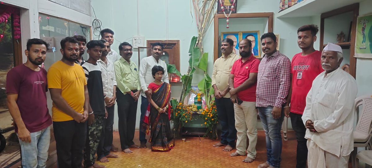 JdsBadami's tweet photo. ದೀಪಾವಳಿ ಹಬ್ಬದ ಪ್ರಯುಕ್ತ,
ಗುಳೇದಗುಡ್ಡ ಜಾತ್ಯತೀತ ಜನ���ಾದಳ ಪಕ್ಷದ ಕಛೇರಿಯಲ್ಲಿ ಜಿಲ್ಲಾಧ್ಯಕ್ಷರಾದ ಹನಮಂತ ಮಾವಿನಮರದರವರ ಉಪಸ್ಥಿತಿಯಲ್ಲಿ ಶ್ರೀ ಮಹಾಲಕ್ಷ್ಮಿ ಪೂಜೆಯನ್ನು ನೆರವೇರಿಸಲಾಯಿತು... https://t.co/bzlzfWakny