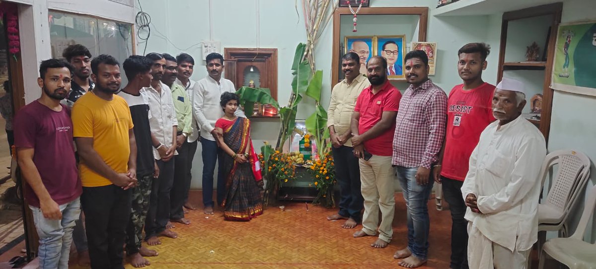JdsBadami's tweet photo. ದೀಪಾವಳಿ ಹಬ್ಬದ ಪ್ರಯುಕ್ತ,
ಗುಳೇದಗುಡ್ಡ ಜಾತ್ಯತೀತ ಜನ���ಾದಳ ಪಕ್ಷದ ಕಛೇರಿಯಲ್ಲಿ ಜಿಲ್ಲಾಧ್ಯಕ್ಷರಾದ ಹನಮಂತ ಮಾವಿನಮರದರವರ ಉಪಸ್ಥಿತಿಯಲ್ಲಿ ಶ್ರೀ ಮಹಾಲಕ್ಷ್ಮಿ ಪೂಜೆಯನ್ನು ನೆರವೇರಿಸಲಾಯಿತು... https://t.co/bzlzfWakny