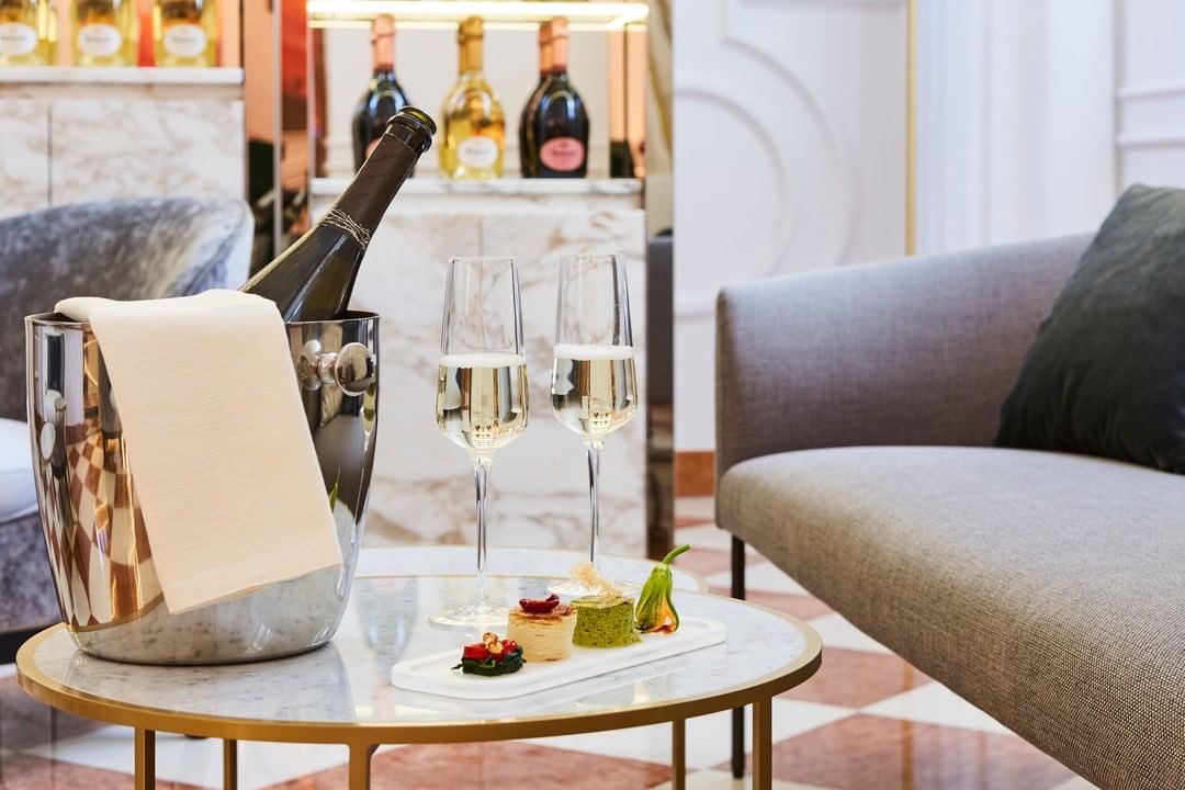 Meet us in the champagne room at the @SofitelRome! 🥂🍾