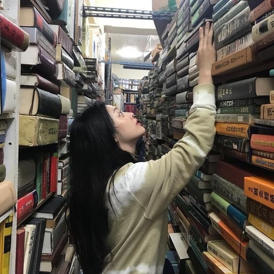 shoujostal's tweet photo. in love w this genre of sulli https://t.co/1wvgKHqJC3