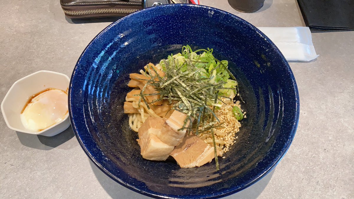 EYotti's tweet photo. abumen
油麺 ¥850
温玉 ¥100
#abumen
#ぼっち飯 https://t.co/lEDdEVIUJu