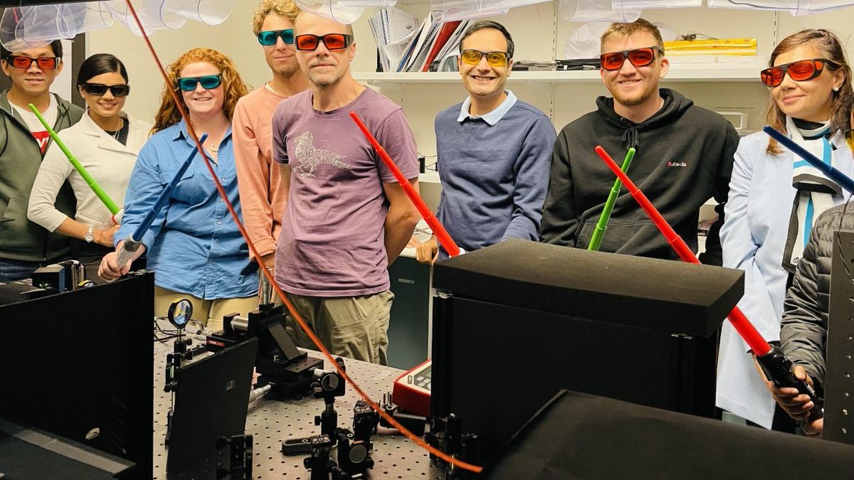 Ritikabazzad's tweet photo. University of Technology Sydney chapter is participating in the Photonics Explorer Contest to celebrate🥳the 10th anniversary of EYEST and get a chance to win an amazing outreach kit!
@PhotonicsB @BPHOTChapter 
#SPIE #eyest10BPHOTchapter #OPTICA #OPTICS @igordownunder #UTSchapter https://t.co/aqTisEoR1L