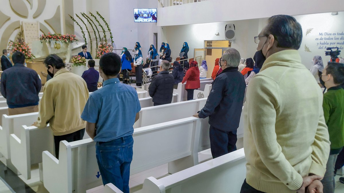 LldmTijuanaBV's tweet photo. Llegando la tarde y antes de que termine el día, los jóvenes de este lugar  e hijos amados de Dios, cantaron alabanzas de gratitud, amor, confianza y reconocimiento. Así mismo toda la iglesia glorificó y sé  alegró, porque Dios es bueno y para siempre es su misericordia. https://t.co/5l5RkKpmzg