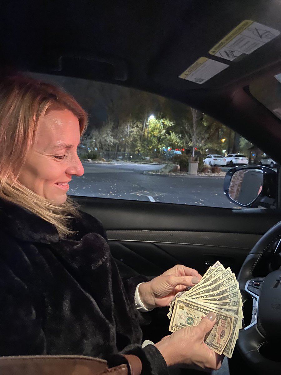 finessavanworki's tweet photo. Jin just pulled out a fat wad of cash tryna get me a burger #chasethebag https://t.co/o2uL4drmy2