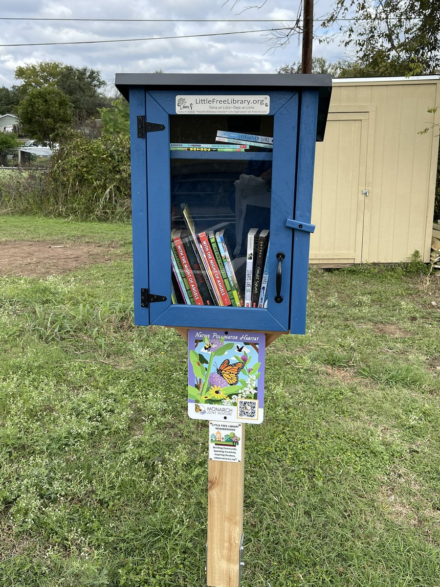 We installed our brand new #LittleLibrary! If you would like to donate books in English and Spanish about anything and everything #outdoors, please reach out! #OutdoorClassroom @AustinISD @AustinISDGreen @AustinISDLibs