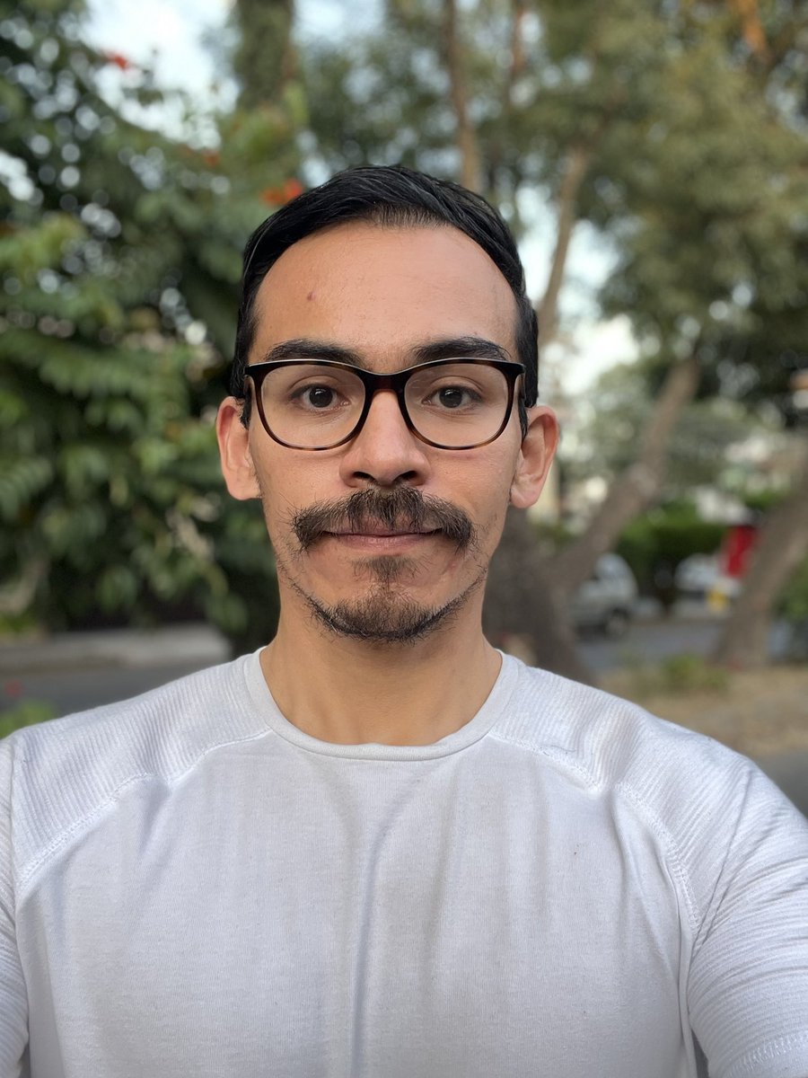 I just took this selfie for #GetToKnowMeThursday and is my favorite cause its my most recent selfie, I’ve been at AT&amp;T over three years now. A fun fact: I love solving puzzles, sudokus, riddles and playing chess! @SolizStrong #Proud2bYoung